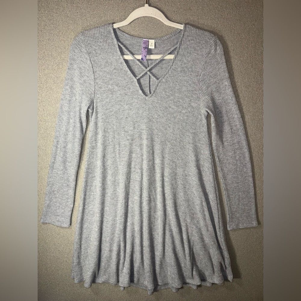 Alya size small Heather Gray Crisscross Knit long sleeve dress